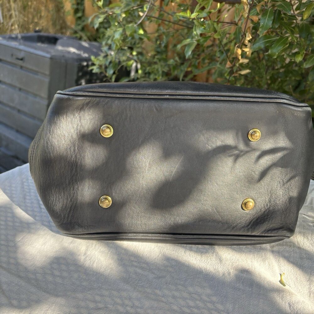 Vintage Dooney & Bourke USA Black All Weather Leather Tote Bag Brass Feet Purse - Picture 3 of 11